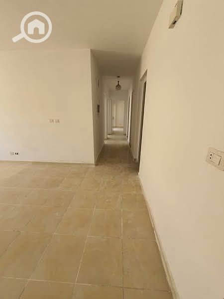 2 8c1b7c50-a3a9-48a3-a3b3-f412d61974ea. jpg