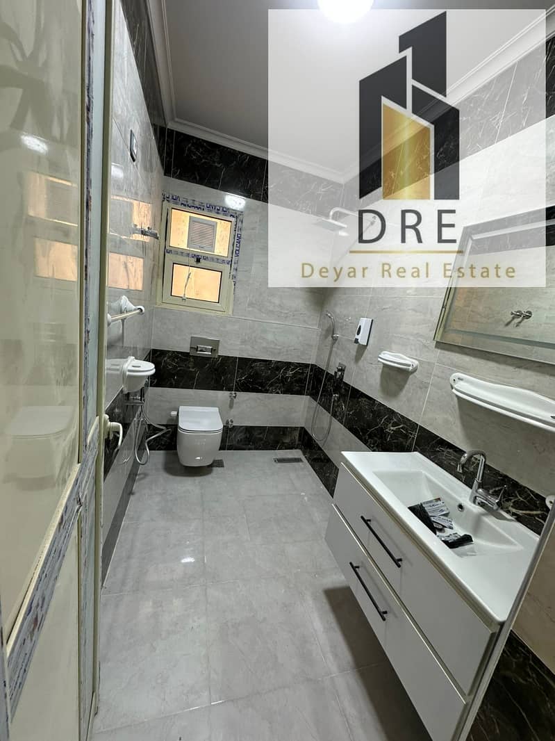 21 e20c52e7-f65c-45f4-ac9f-cc4f548c6978. jpg