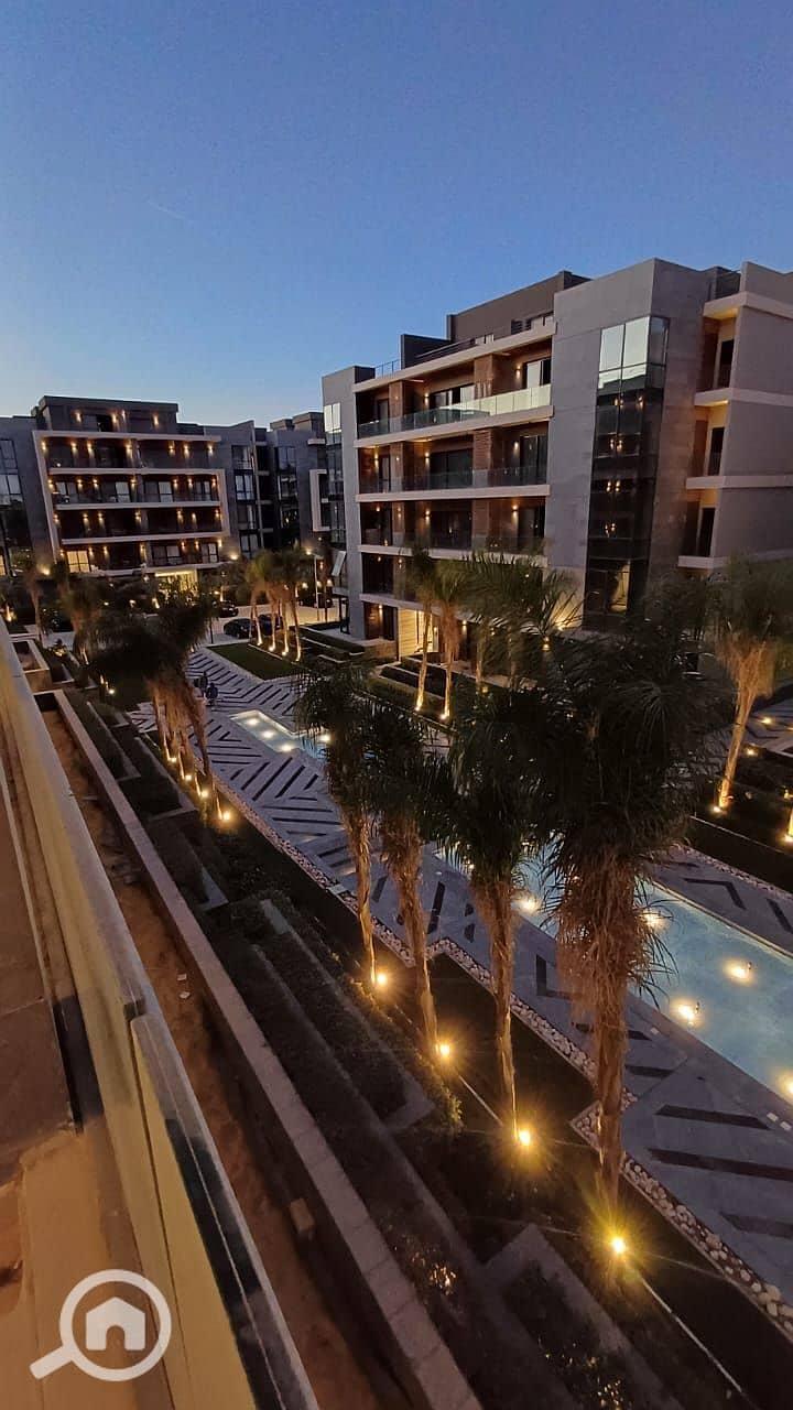 4 98b5068e-7cd4-4ab4-997a-f5caf7cd20c8. jpg