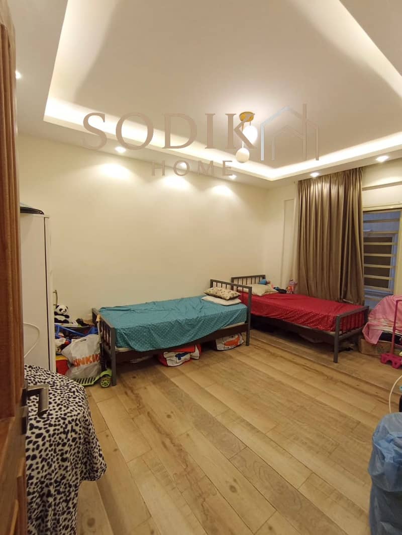 6 744b06e7-8f17-43b4-a77c-533b6e916ca2. jpg