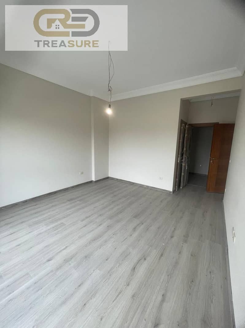 11 WhatsApp Image 2025-10-21 at 3.35. 32 PM (3). jpeg