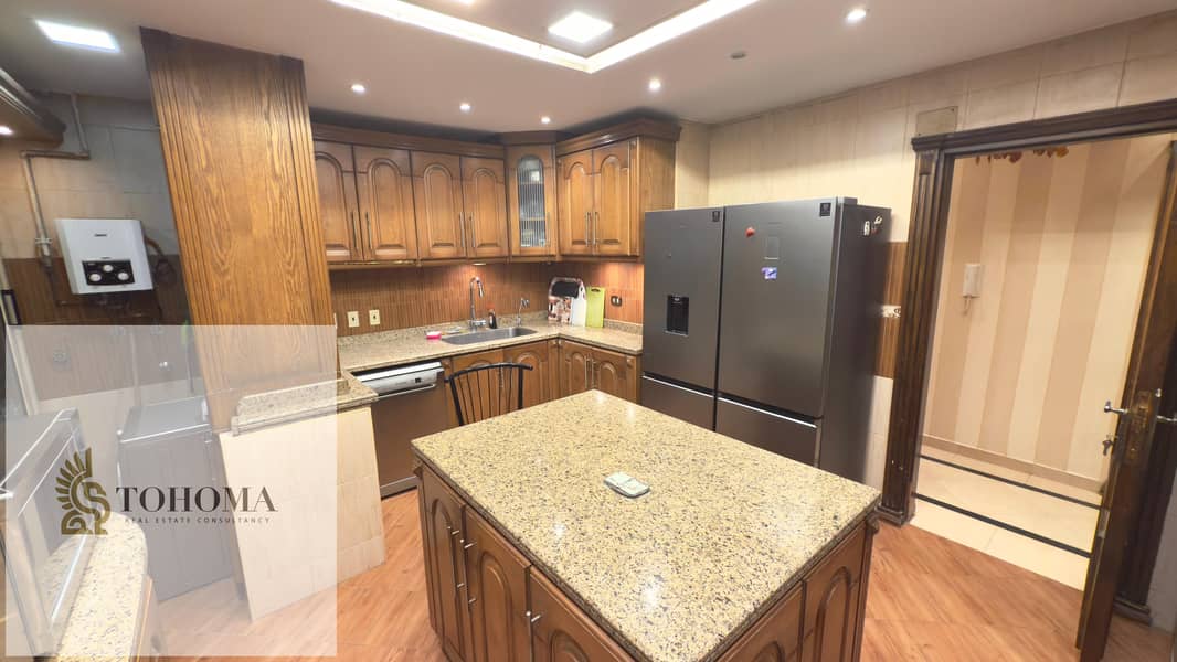 10 7e02bfcc-8a68-4681-a76c-47394fefa2c0. jpg