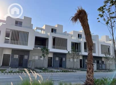 6 Bedroom Townhouse for Sale in 6th of October, Giza - 431492606_7689685357710963_7240896538454917150_n. jpg