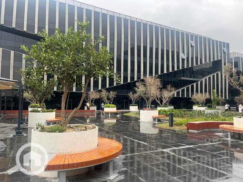 4 98698336-7237-404e-9570-b5cdc2ed6e91. jpeg