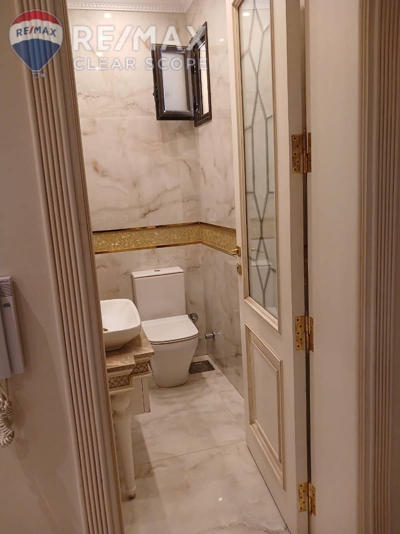 5 01c70ed3-75f4-46bb-be85-2ce2823ebcca. jpg