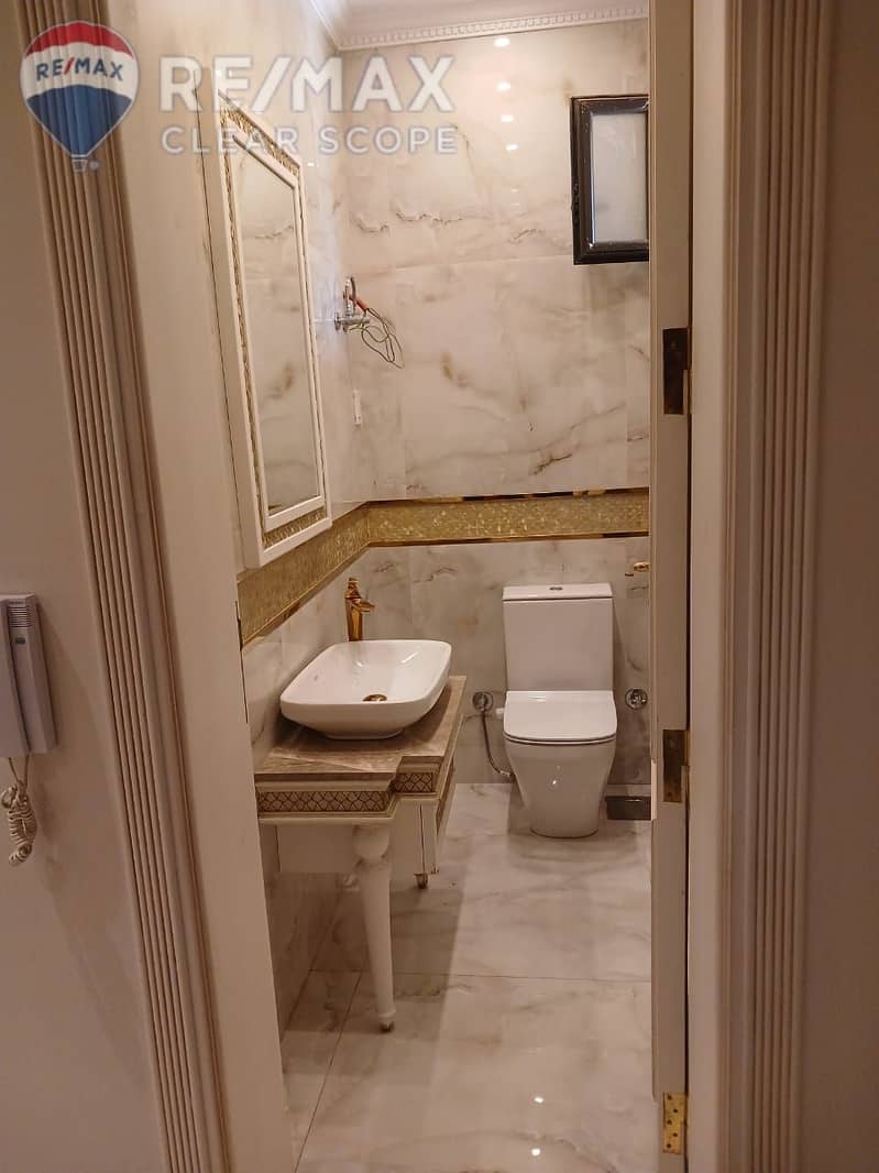 17 9908f8bd-0d59-473c-9a56-e8a3dffa18d1. jpg