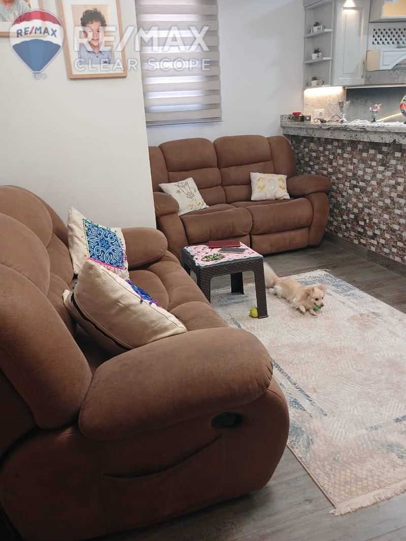 22 fe3b93ad-b9c8-4599-b8ce-6f8f674045bc. jpg