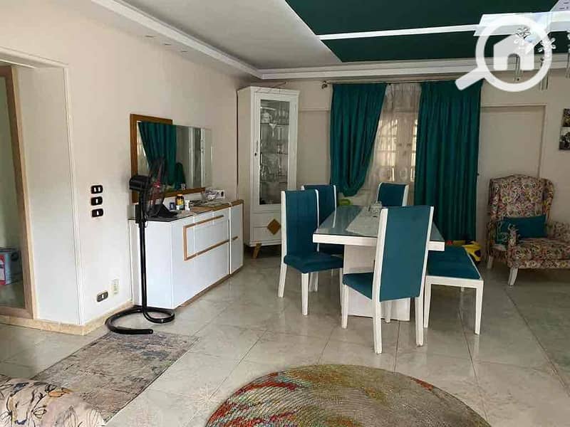 2 819a8cbc-fd3d-48a0-b51c-18f4f826bc4e. jpg