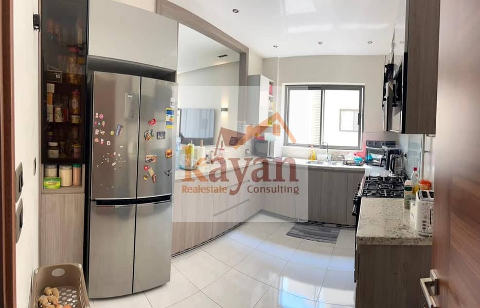 4 d542c28b-139c-49c3-a75b-517e370924ad. jpg