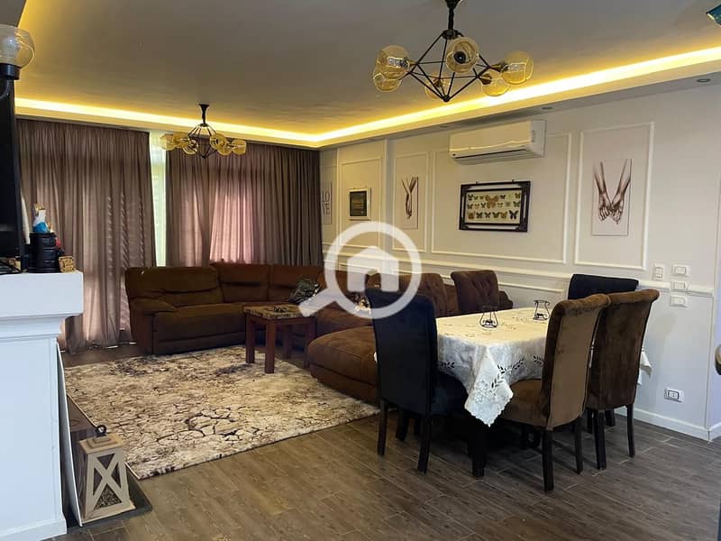 5 df27a980-30bc-466e-aa2f-3e3a6a4da863. jpg