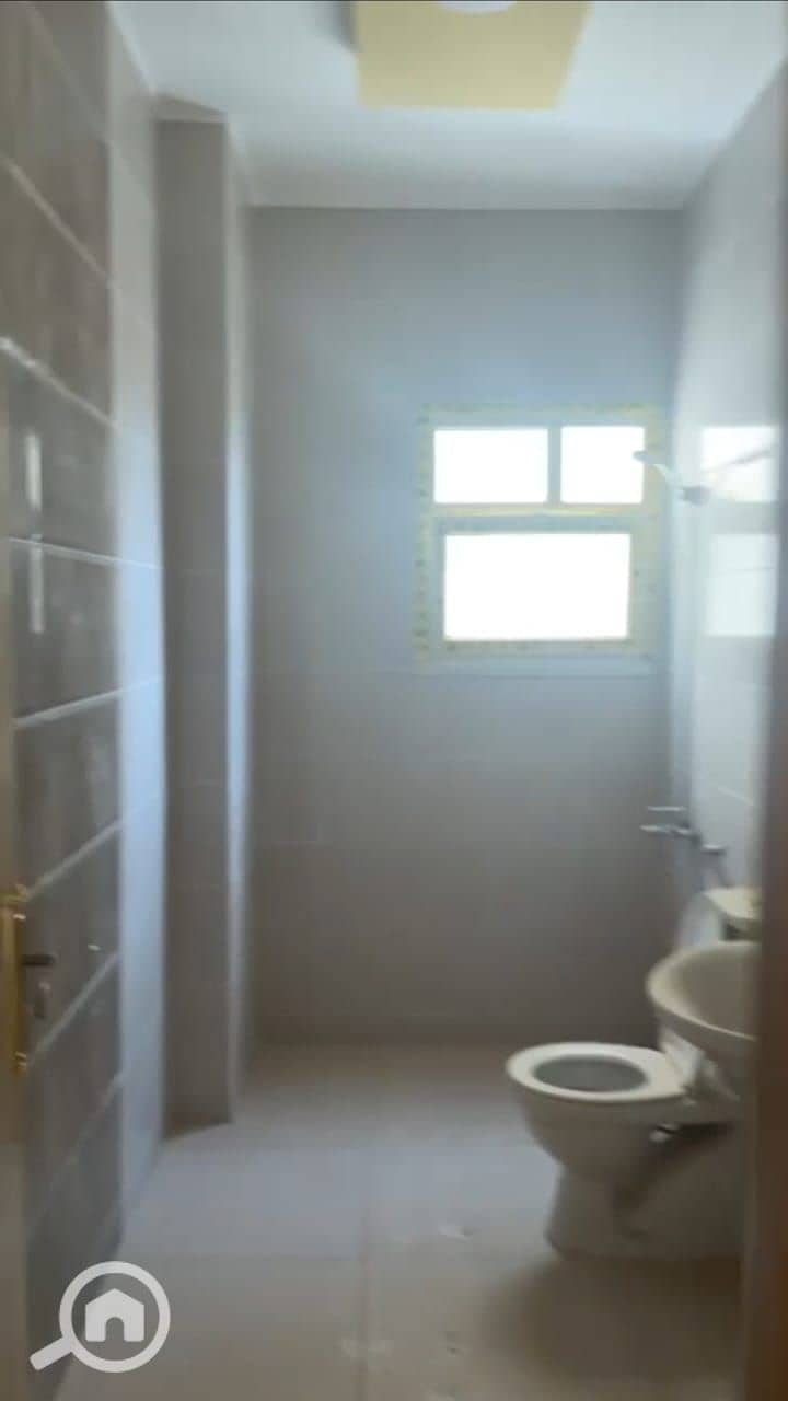 7 WhatsApp Image 2025-10-22 at 13.38. 03_08aeaa4b. jpg