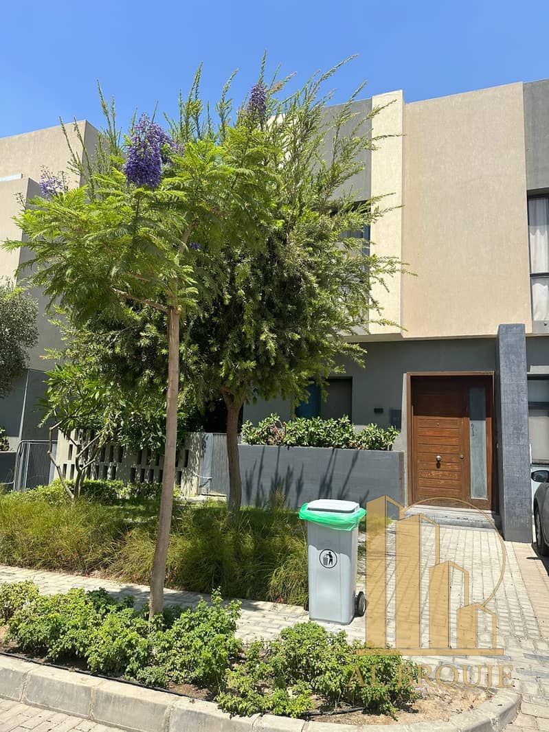 8 a4092fd8-0ca8-4c52-9961-415b0d8674d7. jpeg