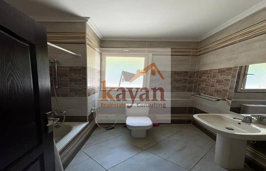 23 afe9696e-7e99-438d-b24c-a65468056e70. jpg