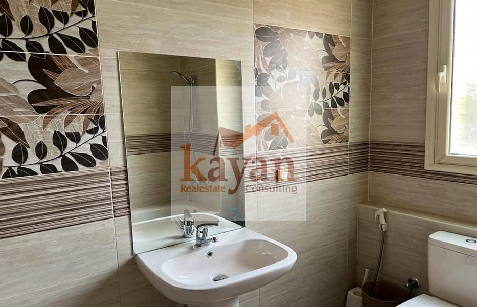 27 f44a26ef-4e0c-4ad3-b9f9-b578b0cf9d72. jpg