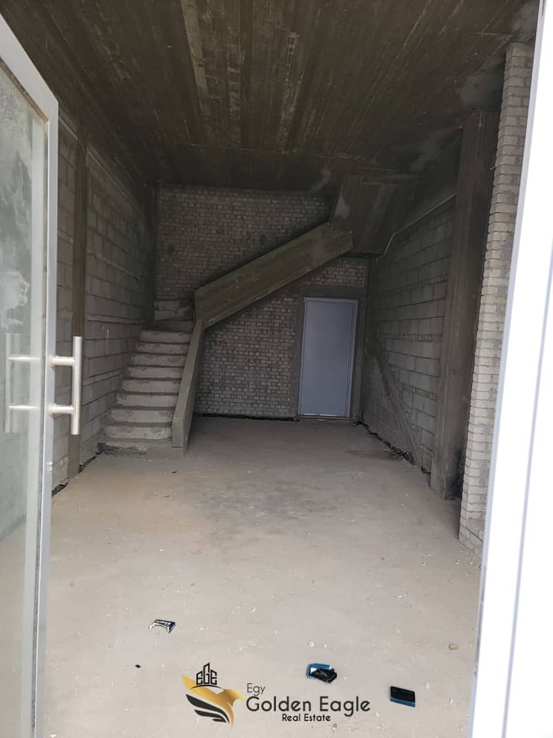 4 c5aeba0b-31ef-47da-a01f-c6e110c99873. jpg