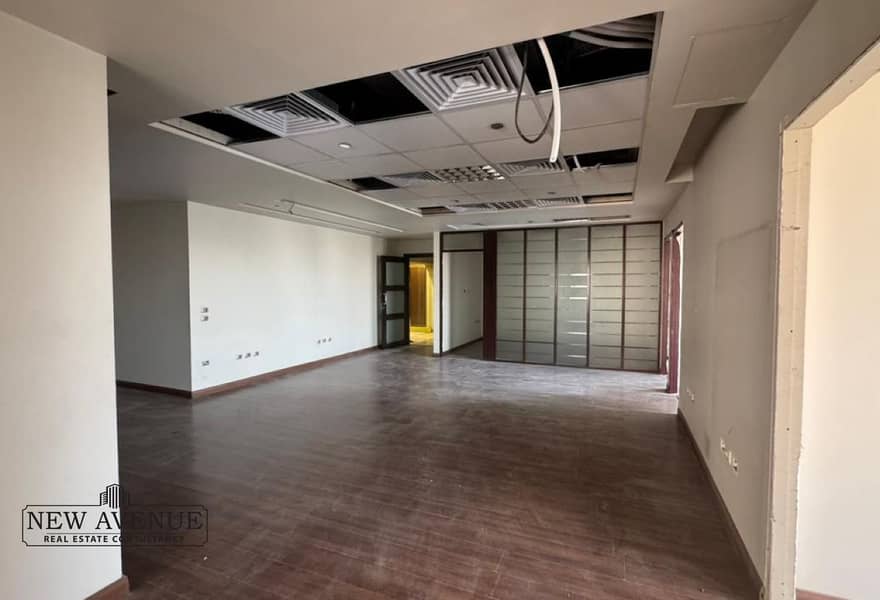 6 b8301cb3-7829-4f45-bd91-7da0b571f845. jpg