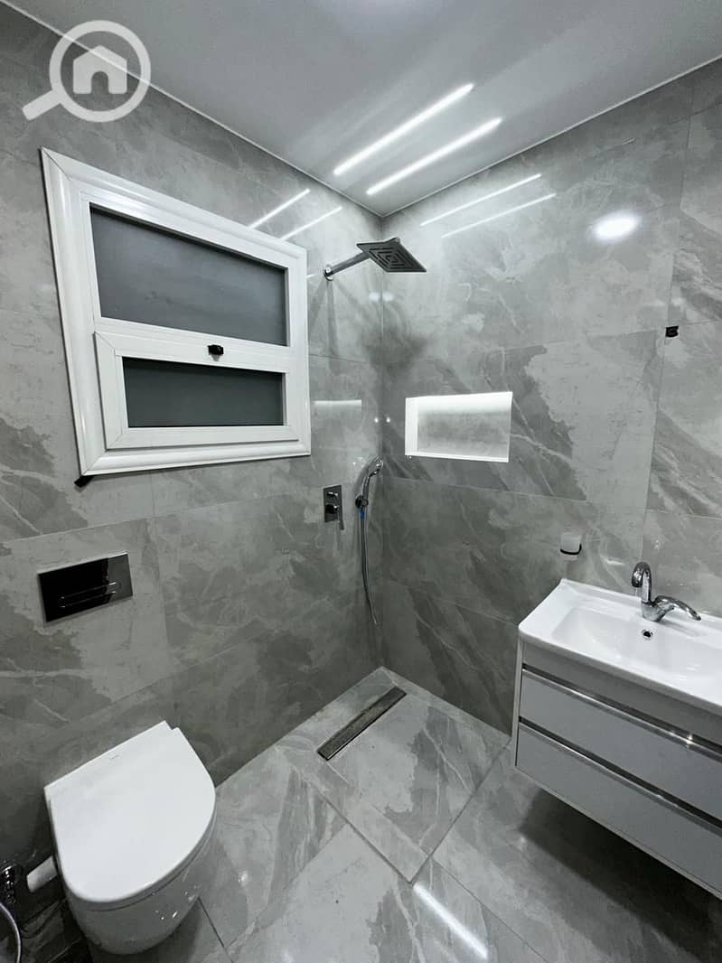 5 2afc76c8-17b0-4563-8f11-b54e45ca8a06. jpg