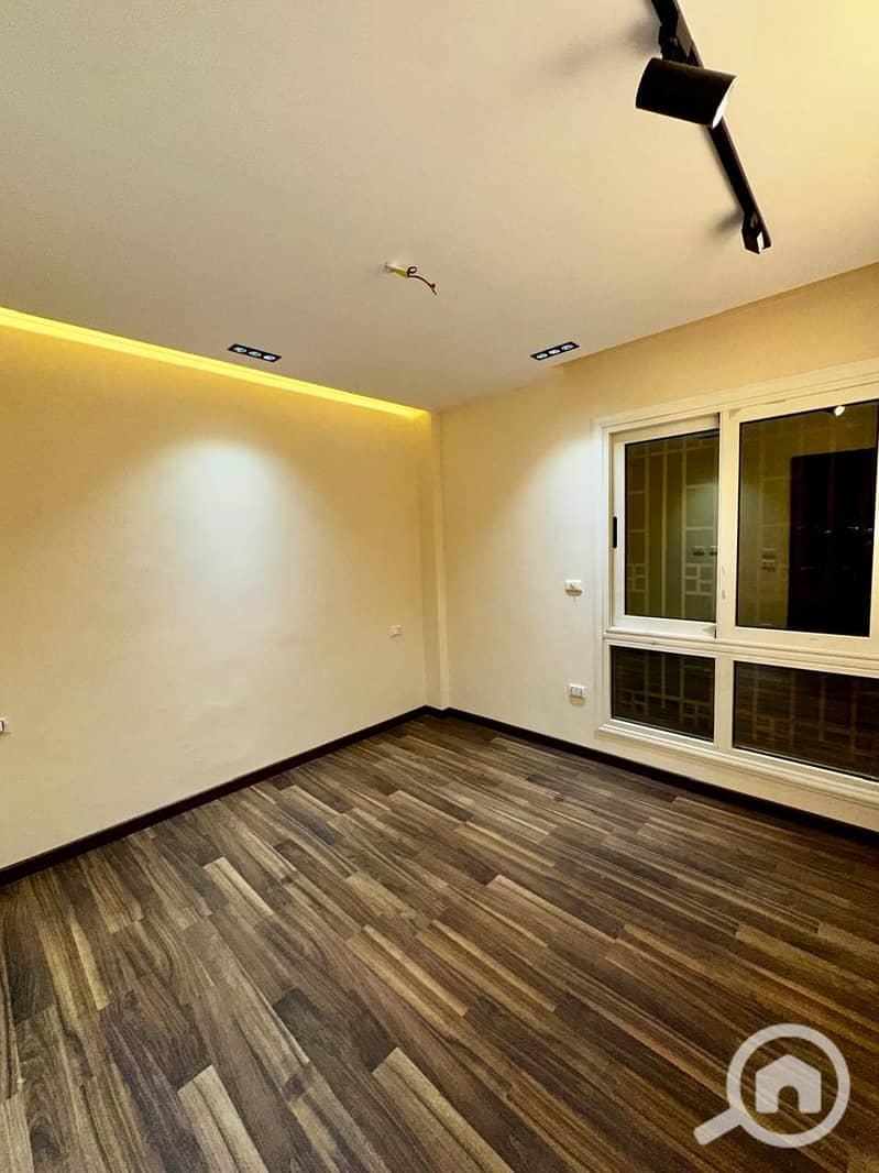 7 4c3f5d7f-f752-4945-857e-d70f52e7829e. jpg