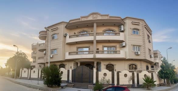 فیلا 11 غرف نوم للبيع في القاهرة الجديدة، القاهرة - Villa for sale in the 5th settlement فيلا للبيع فى التجمع الخامس