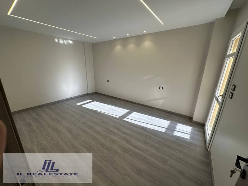 5 WhatsApp Image 2025-10-21 at 13.51. 56_ac6fffe8. jpg