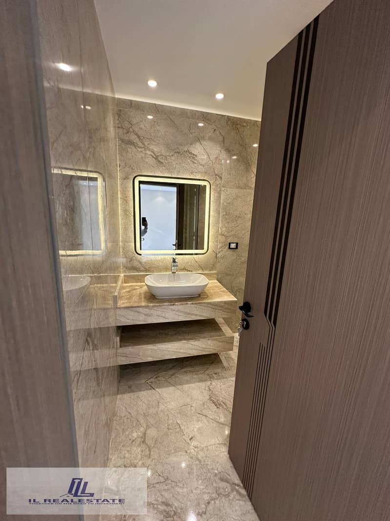 9 WhatsApp Image 2025-10-21 at 13.51. 58_05645715. jpg