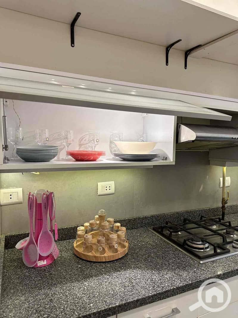 6 ae1bd784-b521-4a77-b752-86982c9c57e6. jpg