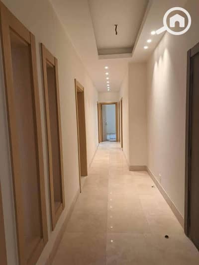 شقة 4 غرف نوم للبيع في الشيخ زايد، الجيزة - 468940934_572034415523014_4536992279721022535_n. jpg شقة 4 غرف نوم للبيع في الشيخ زايد، الجيزة - 468940934_572034415523014_4536992279721022535_n. jpg