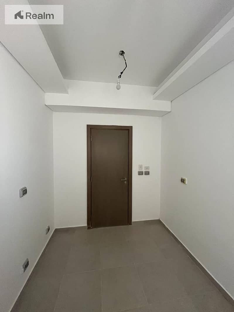 5 WhatsApp Image 2025-09-28 at 12.22. 09_4df34b64. jpg