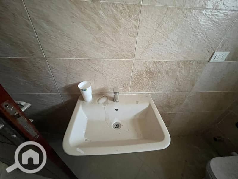 5 WhatsApp Image 2025-09-08 at 18.33. 45_44637fb0. jpg