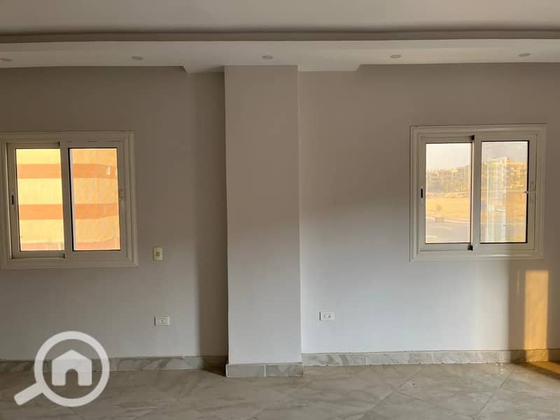 10 WhatsApp Image 2025-09-08 at 18.33. 47_04255238. jpg