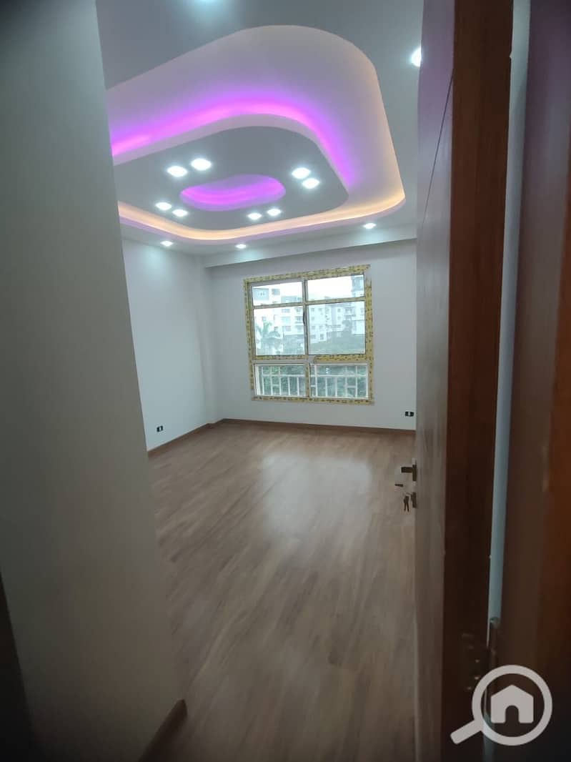 10 ab47cb81-6fa4-4e20-8784-3dd1490a9d69. jpg