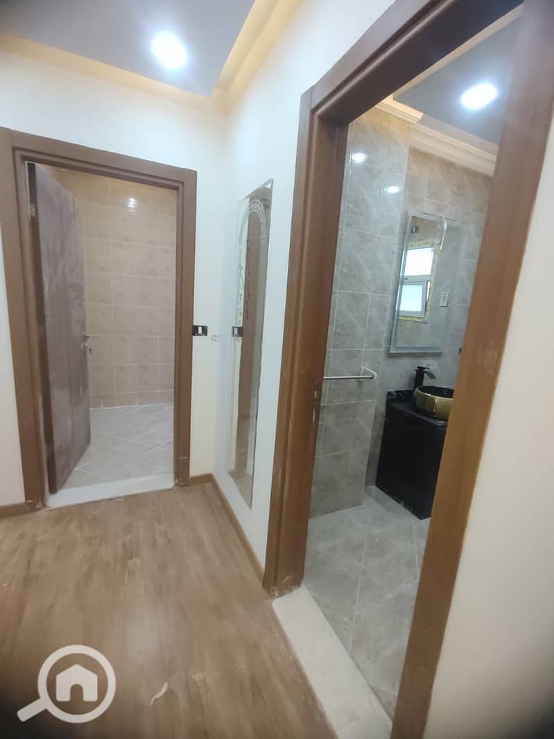 14 f5d94869-7d19-4027-8bd8-57d905e208ae. jpg