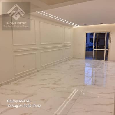 شقة 3 غرف نوم للبيع في الشيخ زايد، الجيزة - IMG-20251007-WA0012. jpg