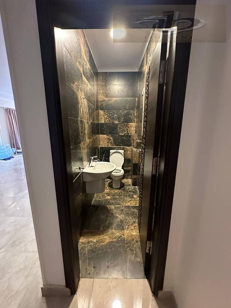 13 4546e332-3381-4168-99b9-866bc0f6a064. jpeg