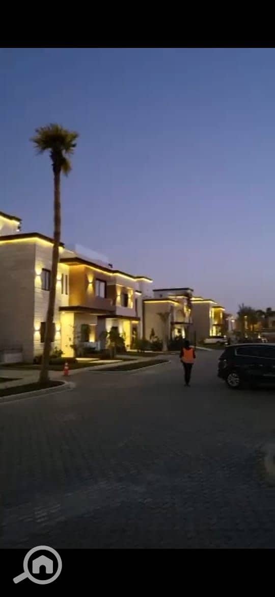 2 WhatsApp Image 2025-10-22 at 00.16. 07 (2). jpeg