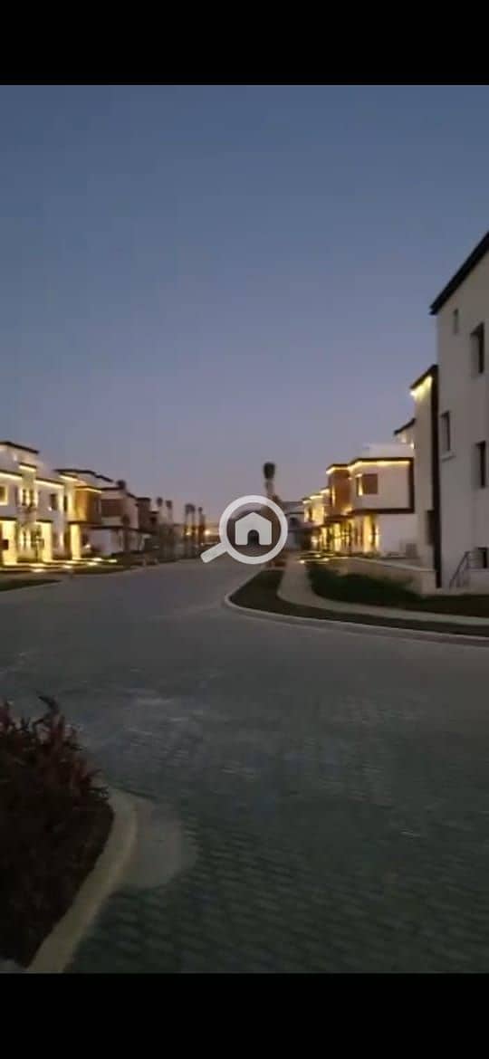 4 WhatsApp Image 2025-10-22 at 00.16. 08. jpeg