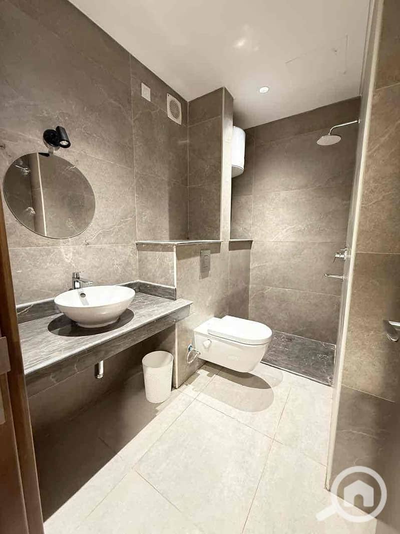 15 3329c01d-e2f7-4d6c-8141-bbcc05234830. jpg