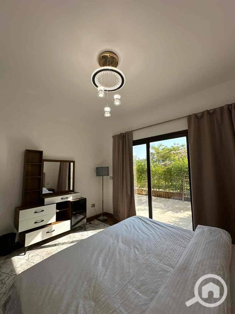 8 b2551c0b-1db8-494f-8666-b5fd9cc1f29b. jpg