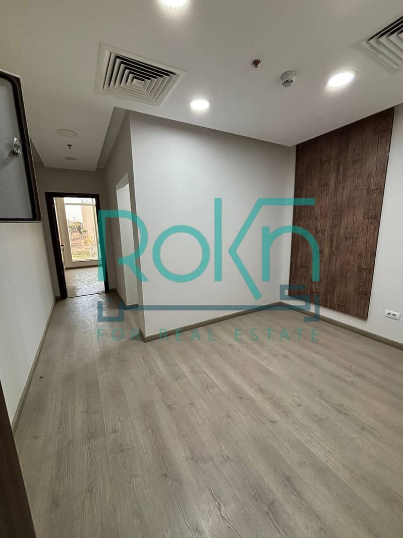 6 21db135d-f6af-44f6-93a5-aac5054c3671. jpeg