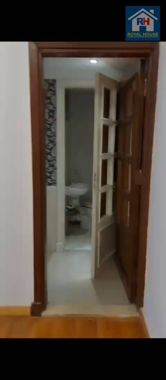 5 75f2baf4-3eed-4cd1-8b67-da16adab7b30. jpeg