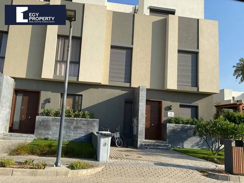 6 60d8f6ef-a6b9-4f3a-8936-3b384d747e80. jpg