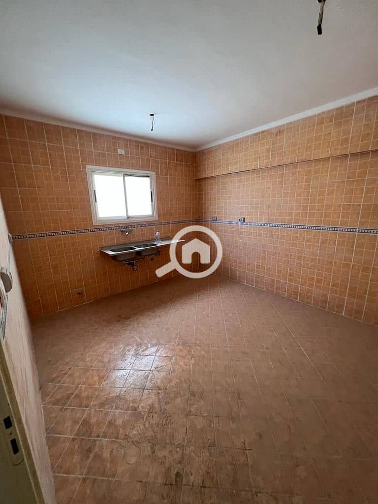 8 c9f1f862-5b99-45a5-a2d5-260b7d2e6f25. jpeg