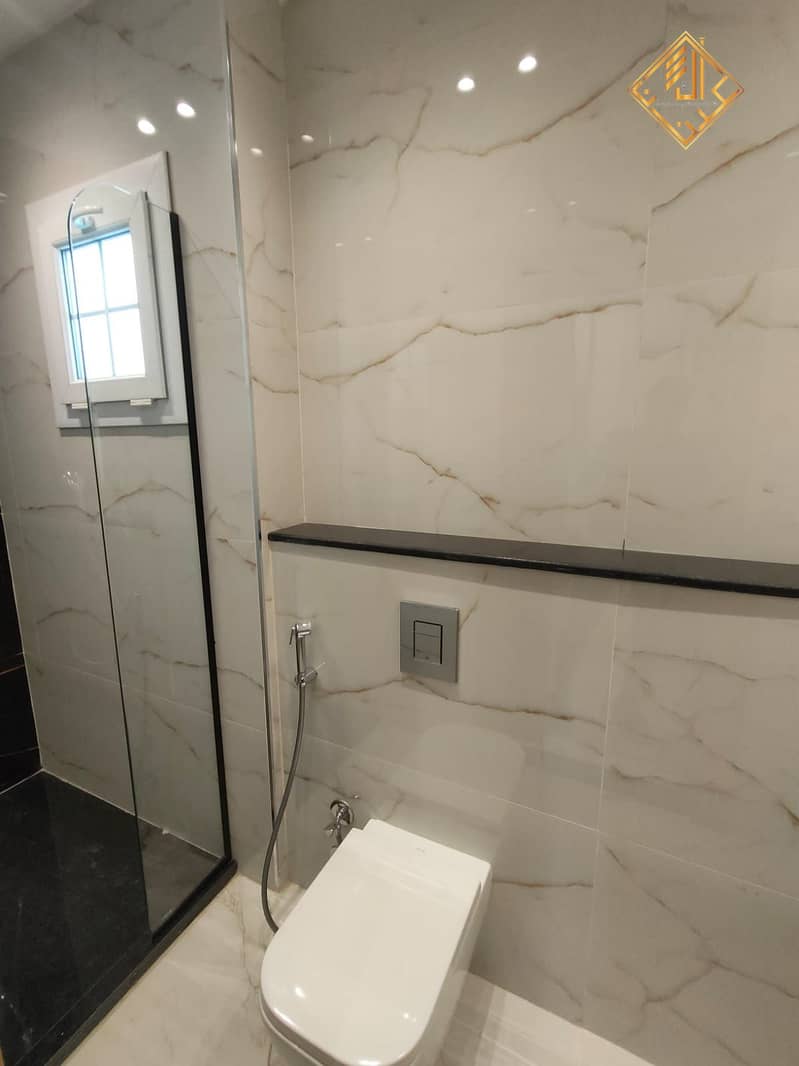 5 WhatsApp Image 2025-10-22 at 13.55. 30 (1). jpeg