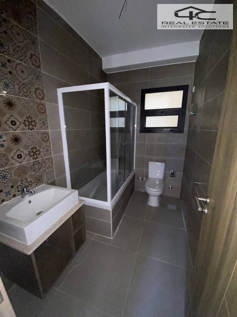 5 WhatsApp Image 2025-10-22 at 18.16. 31 (2). jpeg