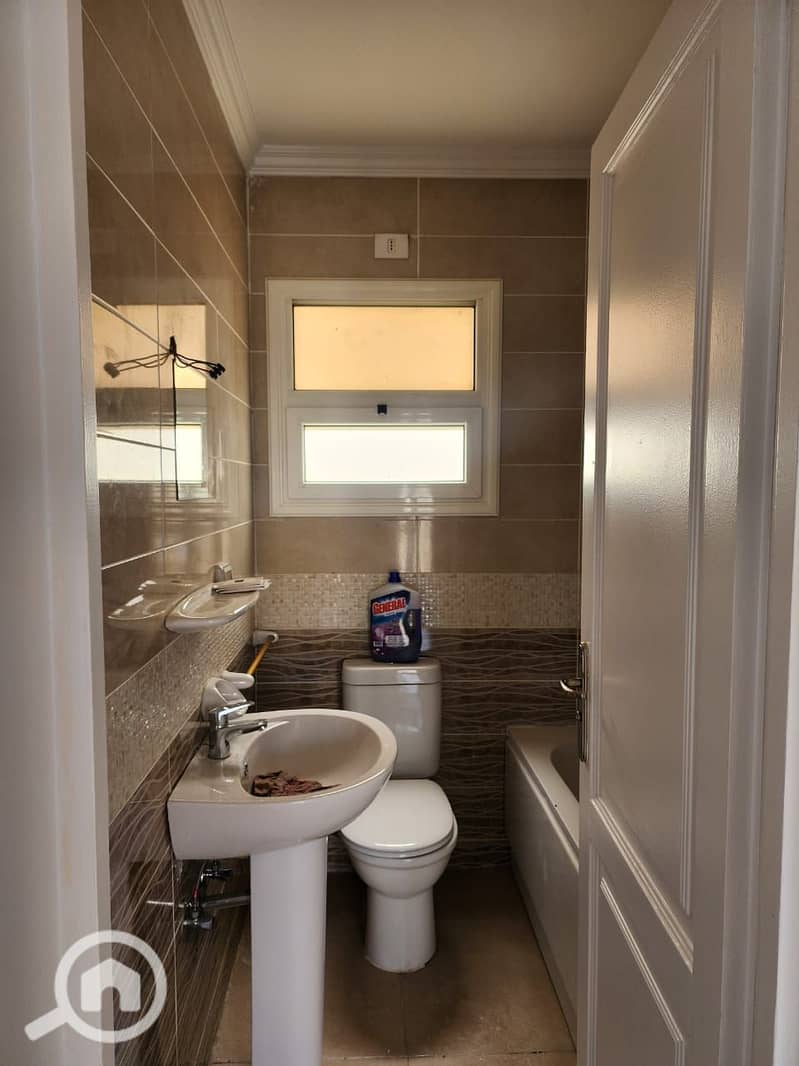 2 7a658aae-e14d-464c-af9e-efbb39b8d176. jpeg