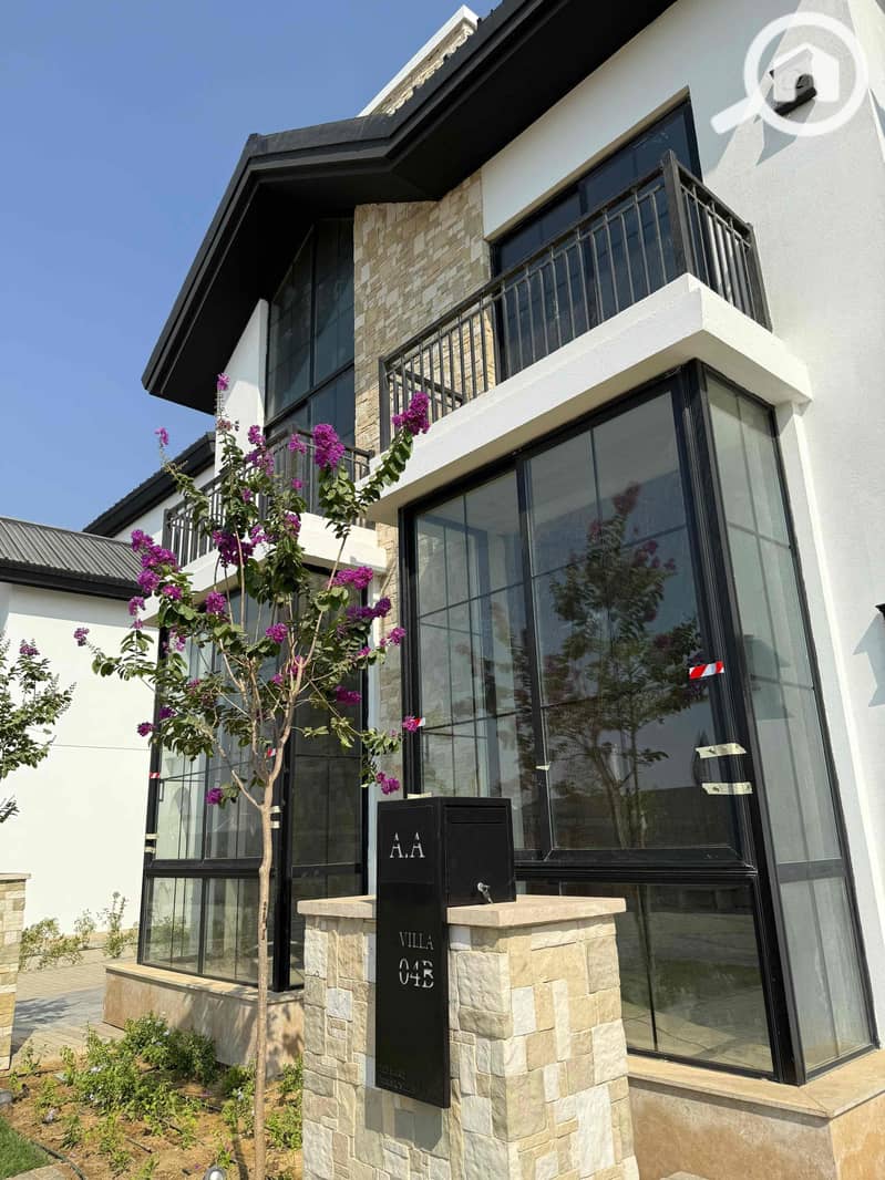 2 5b6225a7-57fb-4ac0-a1b8-f6113ee18cc3. jpg