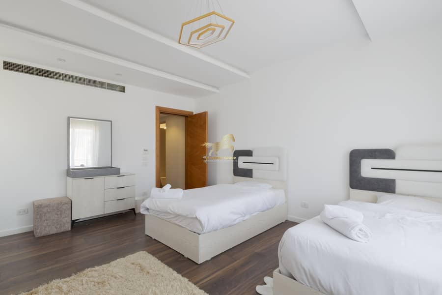 22 IMG_7120-Edit. jpg