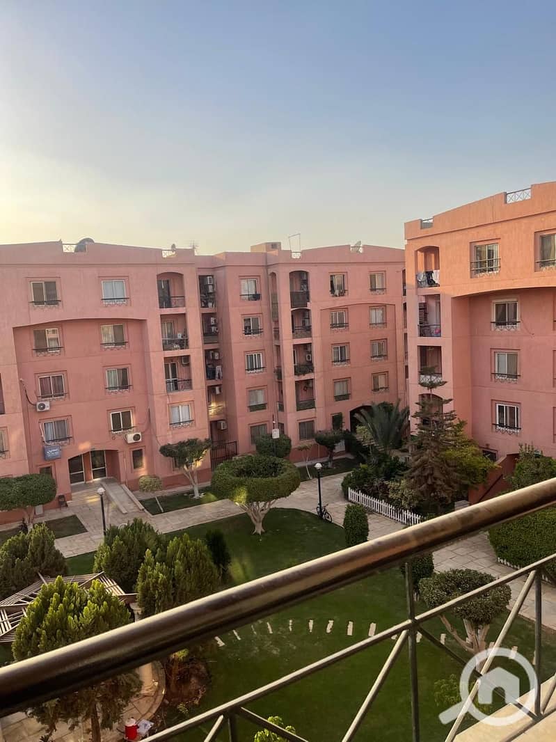 2 c014cd35-7809-48a5-a0e3-6899b9a3edd1. jpg