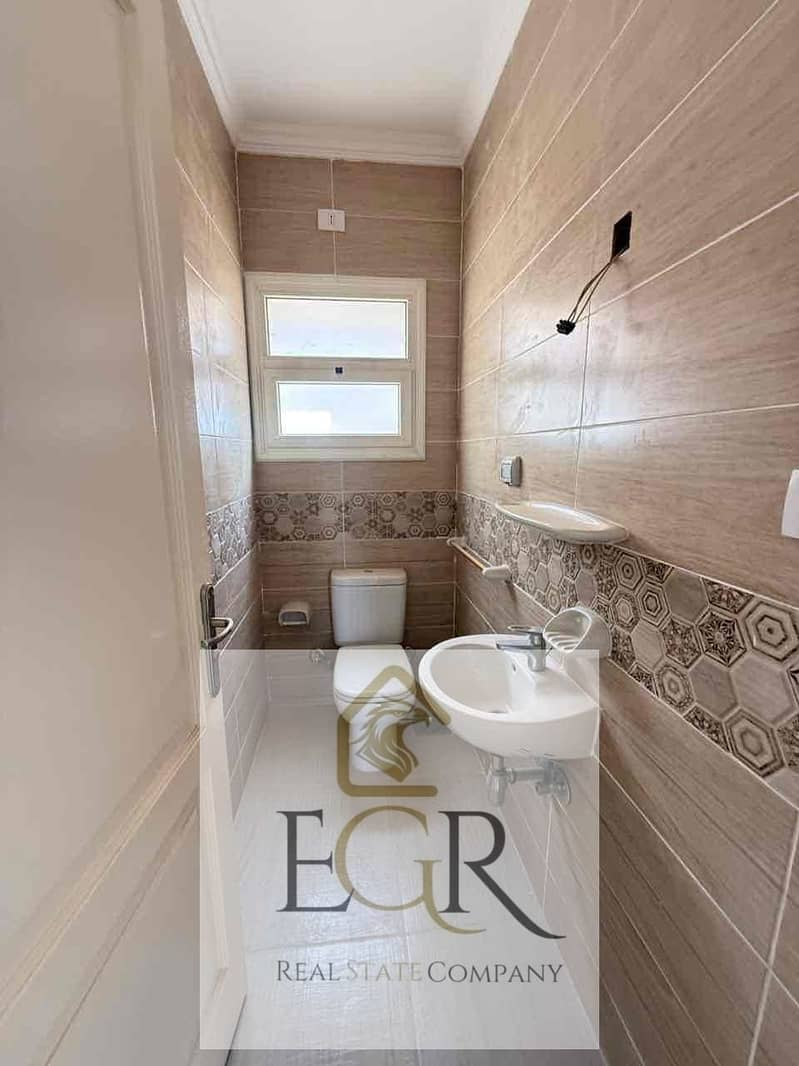 8 1b504c7a-bac3-41ac-b7c4-812bb3abdd32. jpg