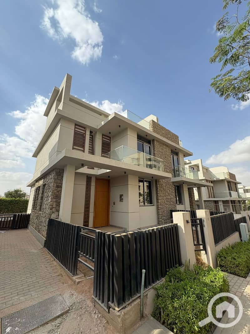 8 c4e1bd3e-551d-459a-b0e8-a139f78750e7. jpeg